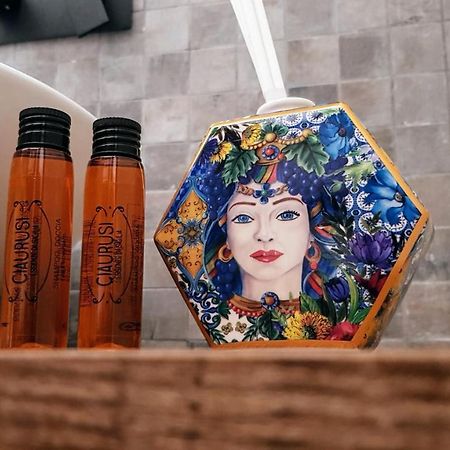 Cavour 45 - Ortigia Apartments シラクーサ エクステリア 写真