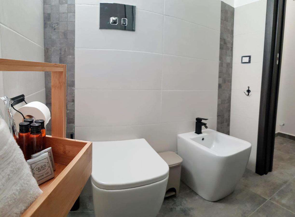 Cavour 45 - Ortigia Apartments シラクーサ エクステリア 写真
