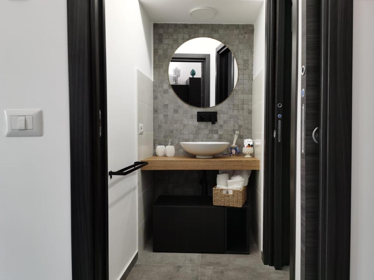 Cavour 45 - Ortigia Apartments シラクーサ エクステリア 写真