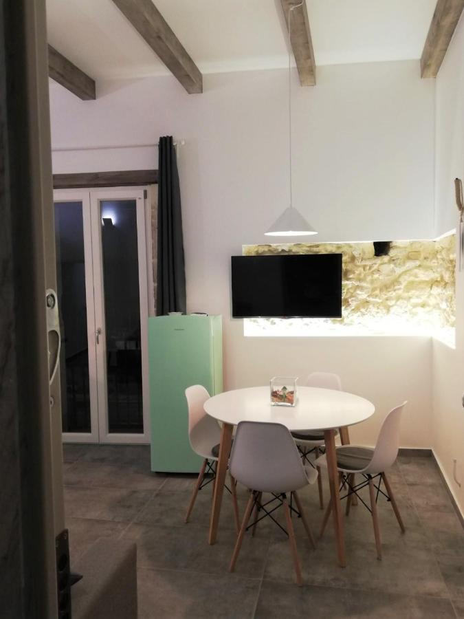 Cavour 45 - Ortigia Apartments シラクーサ エクステリア 写真