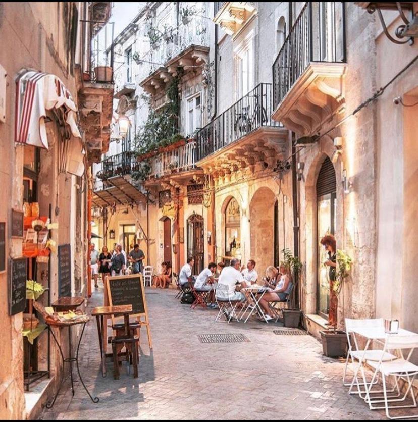 Cavour 45 - Ortigia Apartments シラクーサ エクステリア 写真